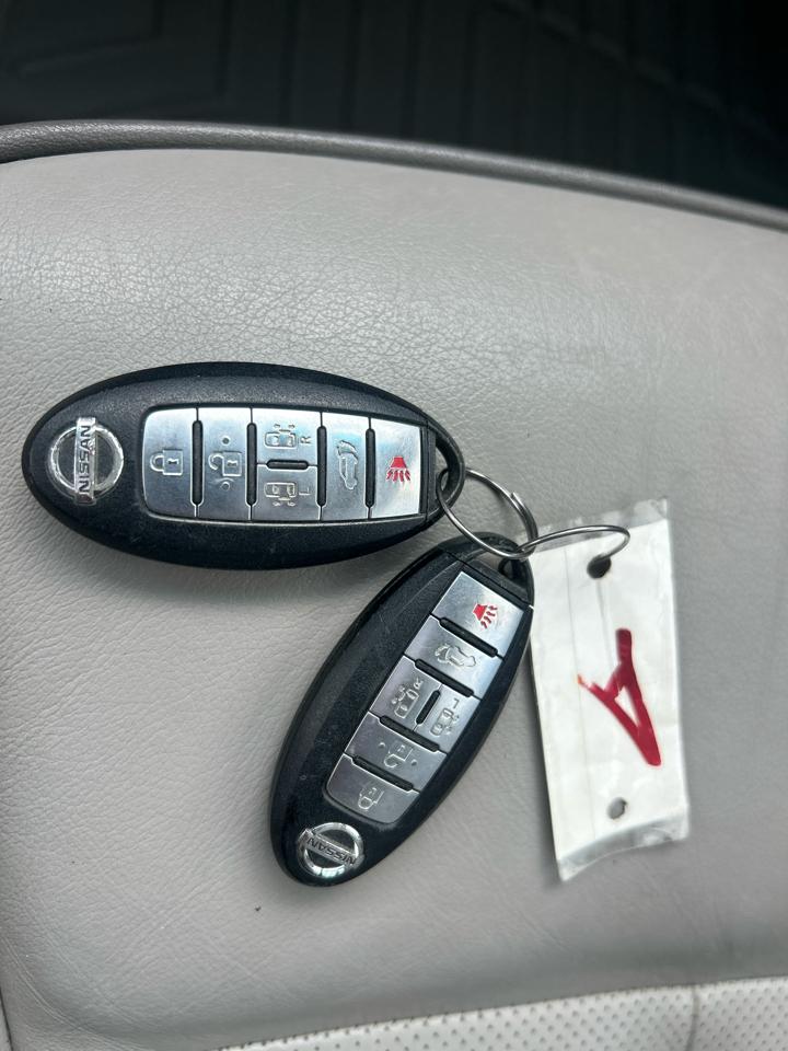 Nissan Quest 4dr SL 2012