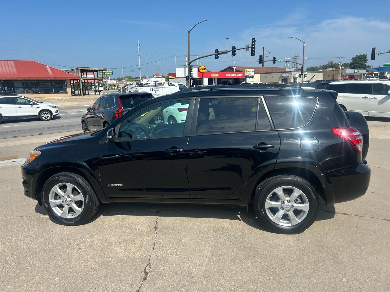 Toyota RAV4 4WD 4dr 4-cyl 4-Spd AT Ltd (Natl) 2011