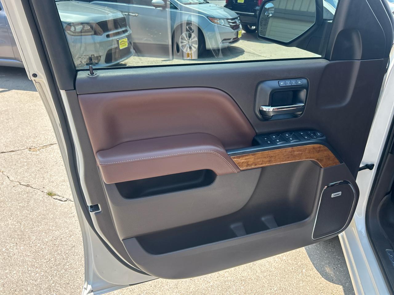 Chevrolet Silverado 1500 4WD Crew Cab 143.5" High Country 2014