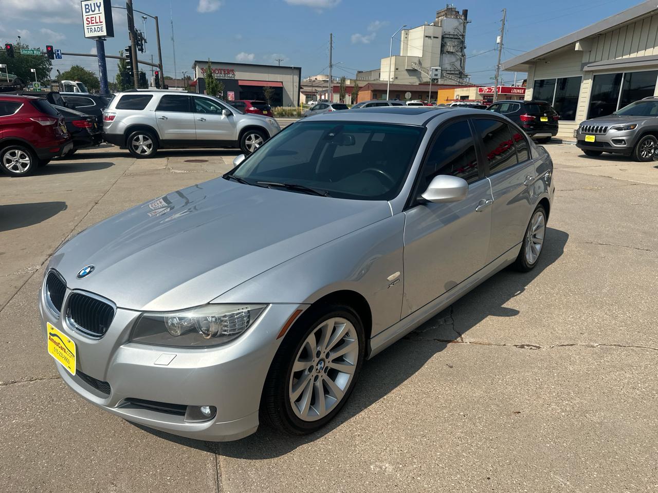 BMW 3 Series 4dr Sdn 328i xDrive AWD 2011