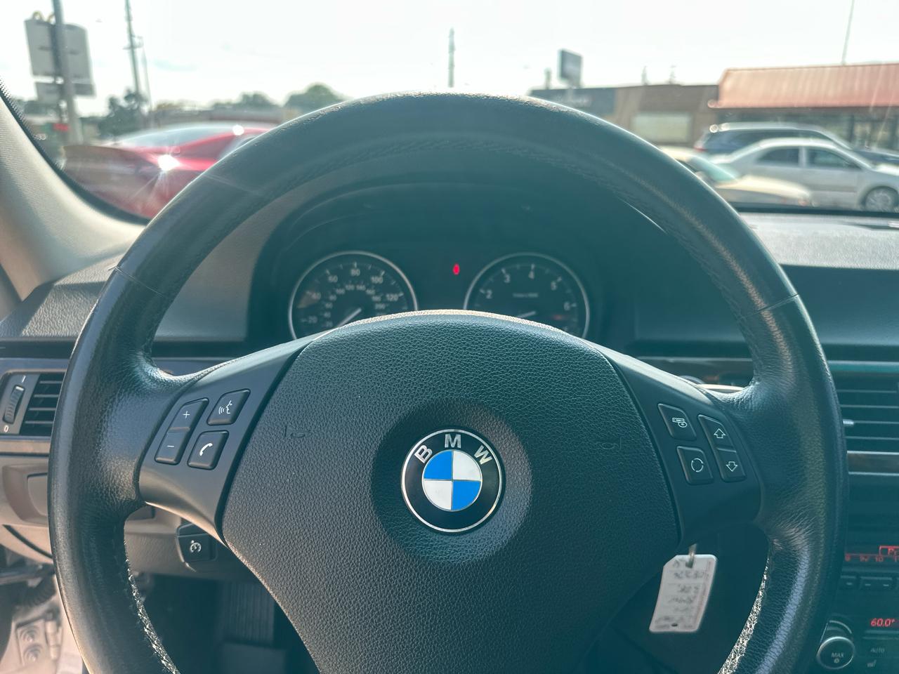 BMW 3 Series 4dr Sdn 328i xDrive AWD 2011