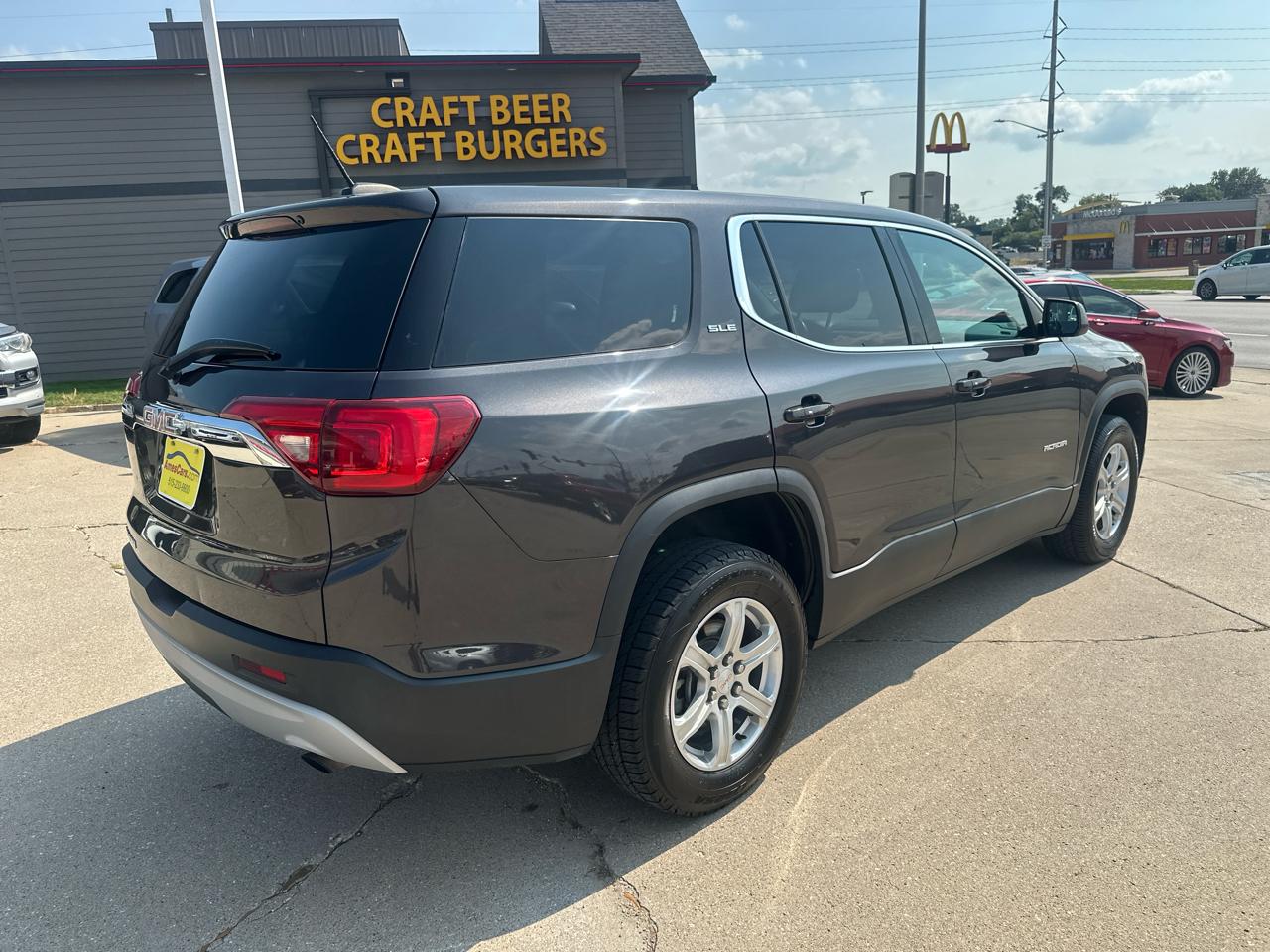 GMC Acadia FWD 4dr SLE w/SLE-1 2017