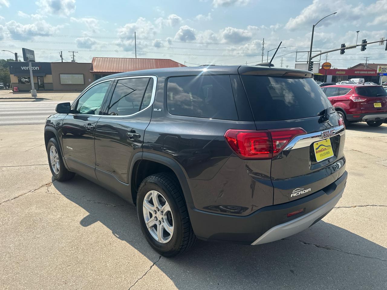 GMC Acadia FWD 4dr SLE w/SLE-1 2017