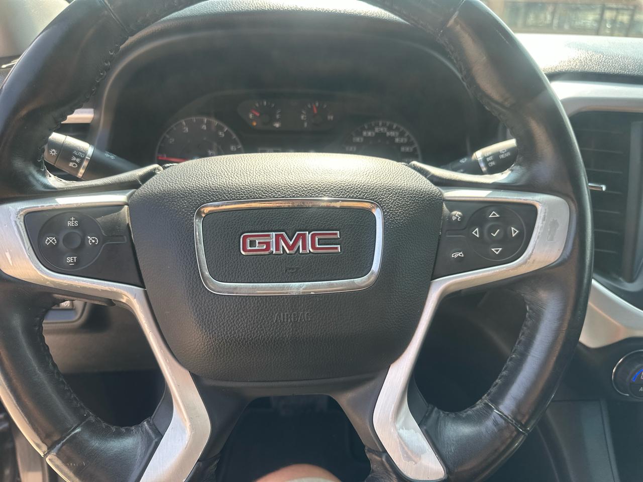 GMC Acadia FWD 4dr SLE w/SLE-1 2017