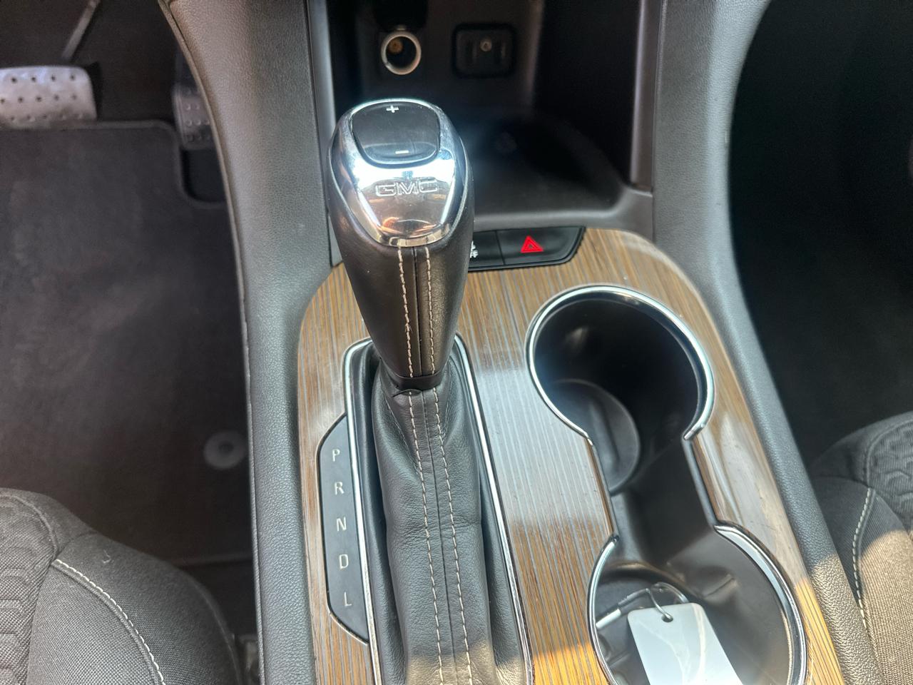 GMC Acadia FWD 4dr SLE w/SLE-1 2017