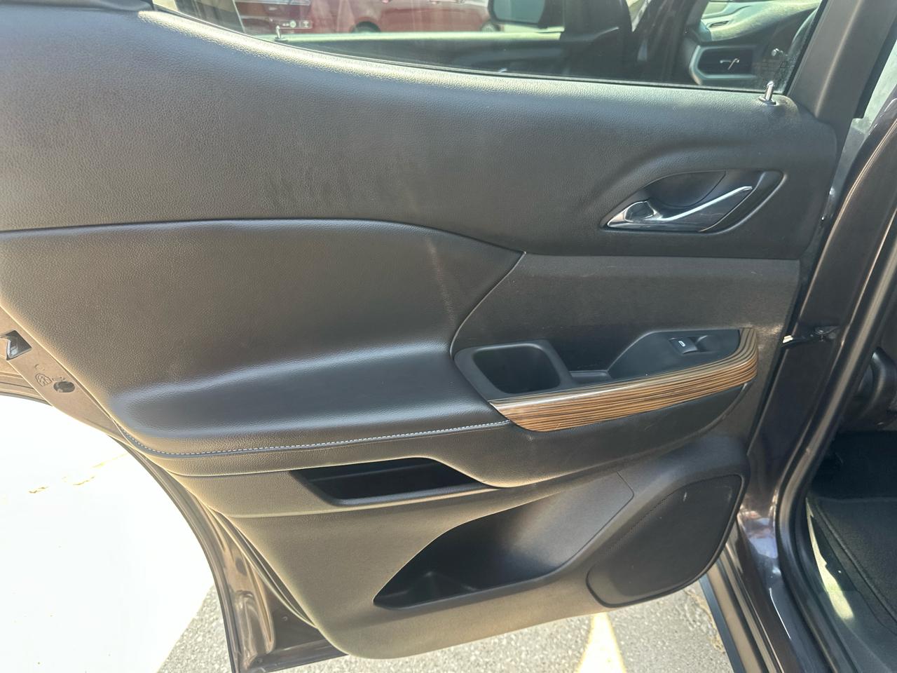 GMC Acadia FWD 4dr SLE w/SLE-1 2017