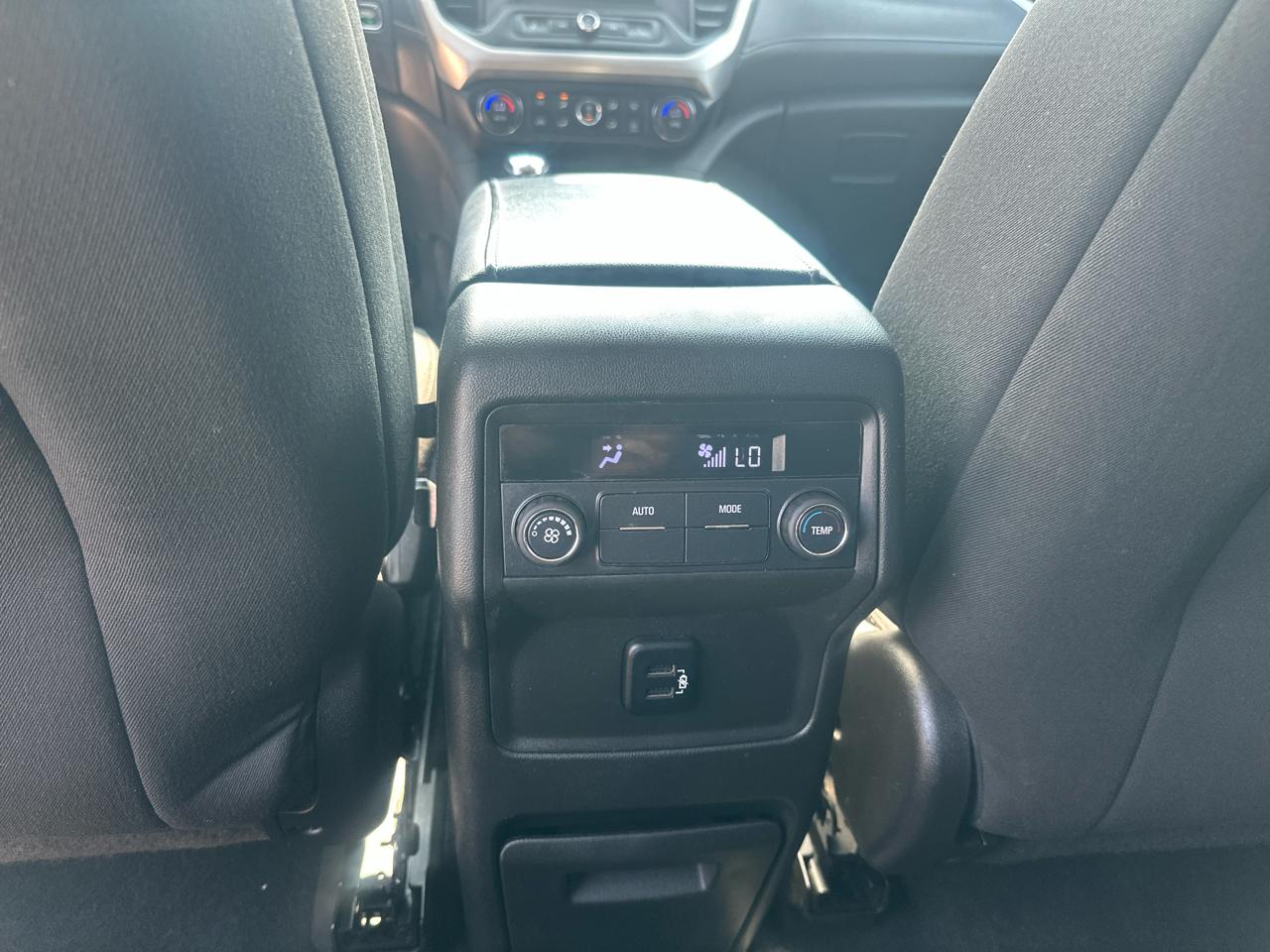GMC Acadia FWD 4dr SLE w/SLE-1 2017
