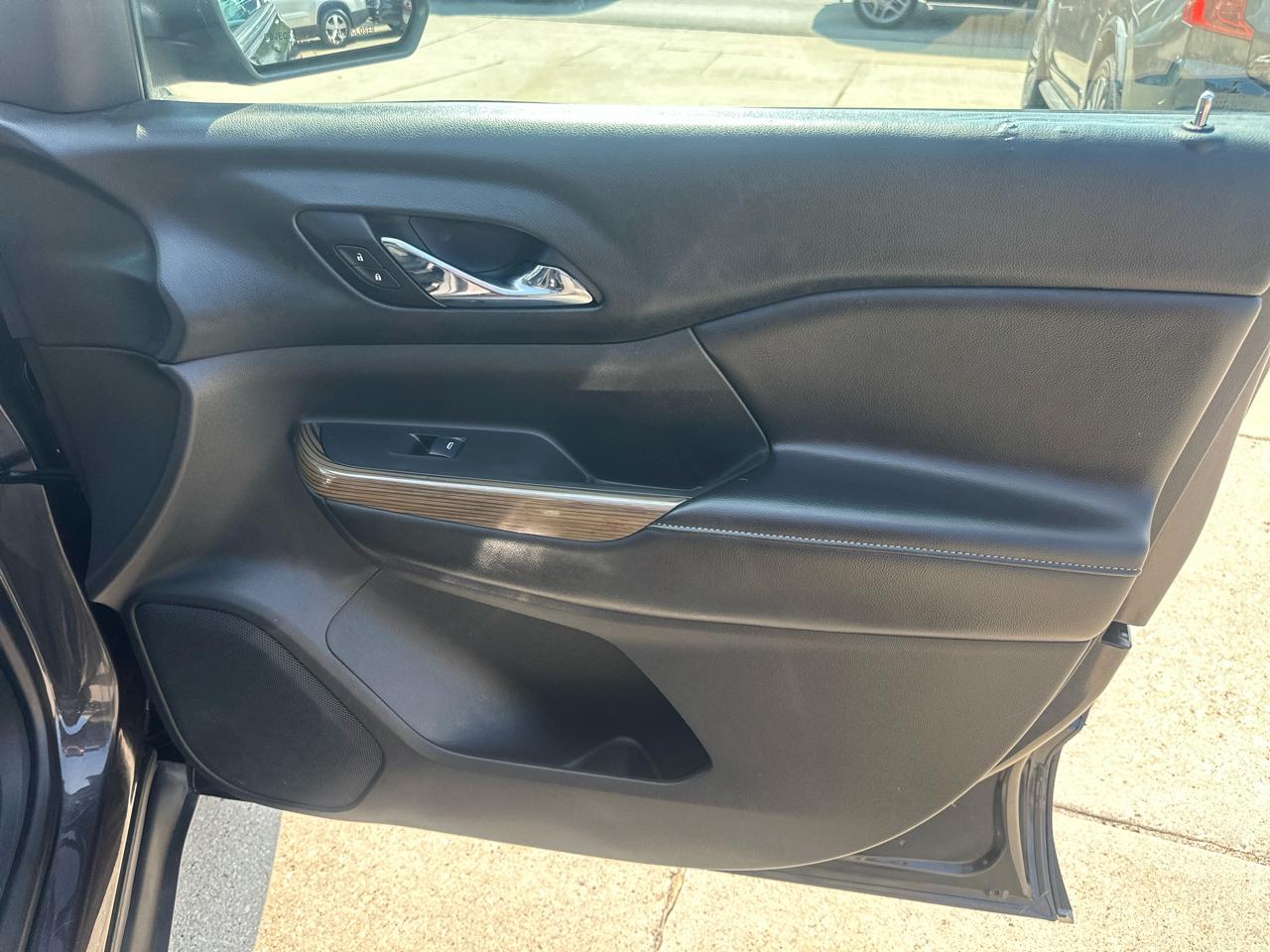 GMC Acadia FWD 4dr SLE w/SLE-1 2017
