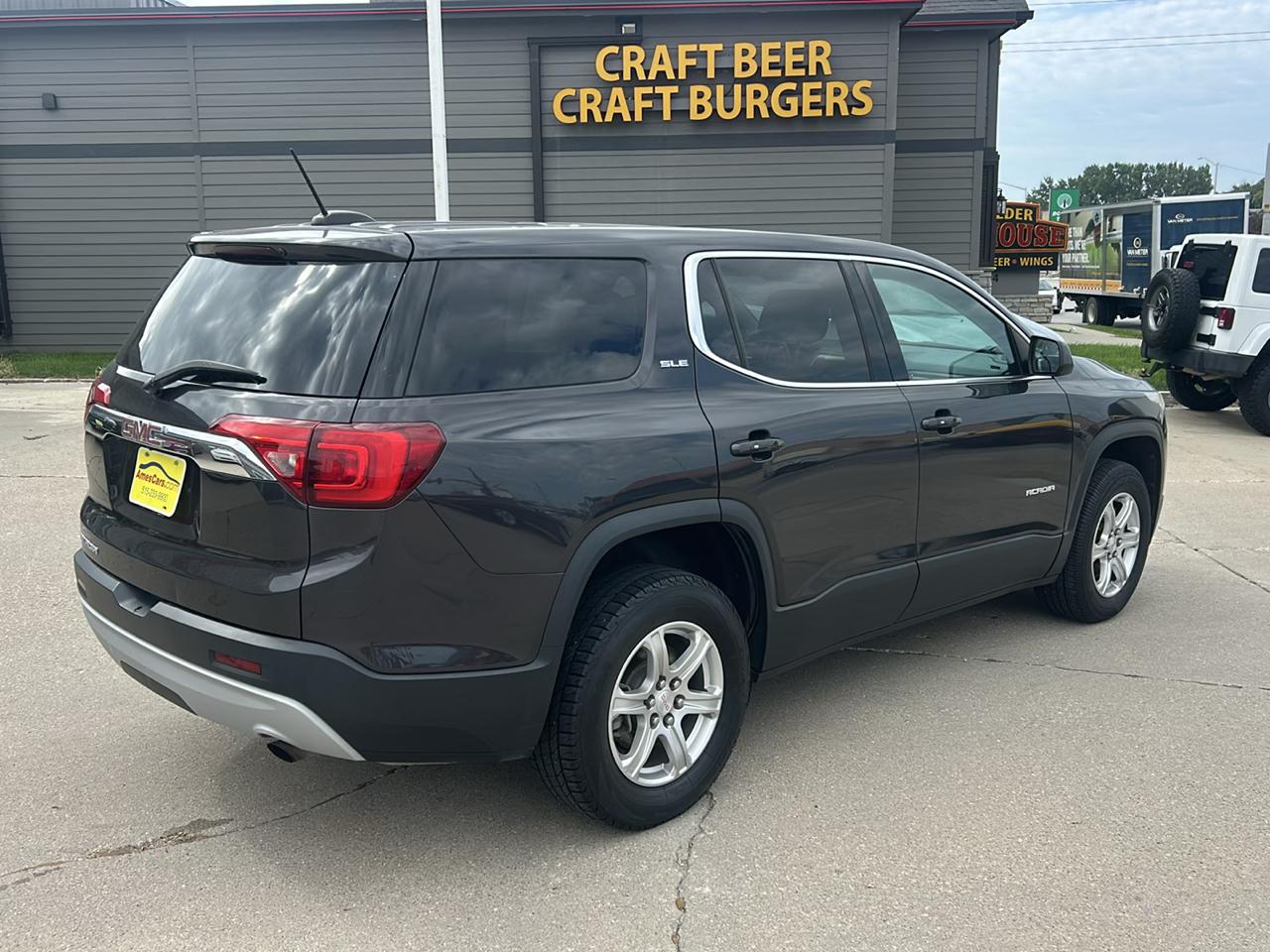 GMC Acadia FWD 4dr SLE w/SLE-1 2017
