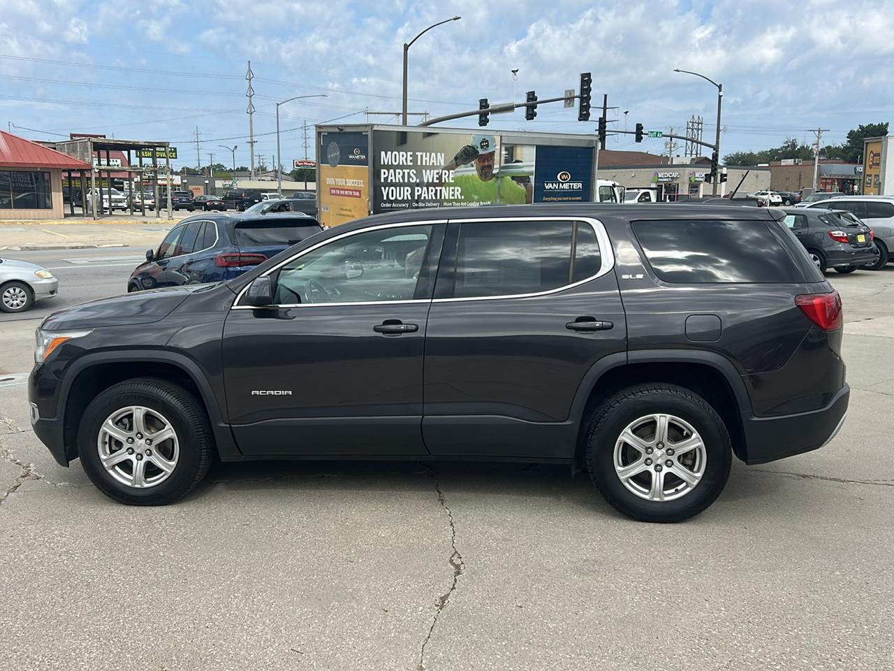 GMC Acadia FWD 4dr SLE w/SLE-1 2017