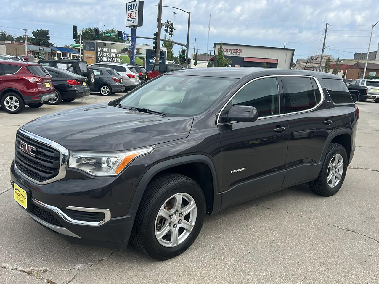 GMC Acadia FWD 4dr SLE w/SLE-1 2017
