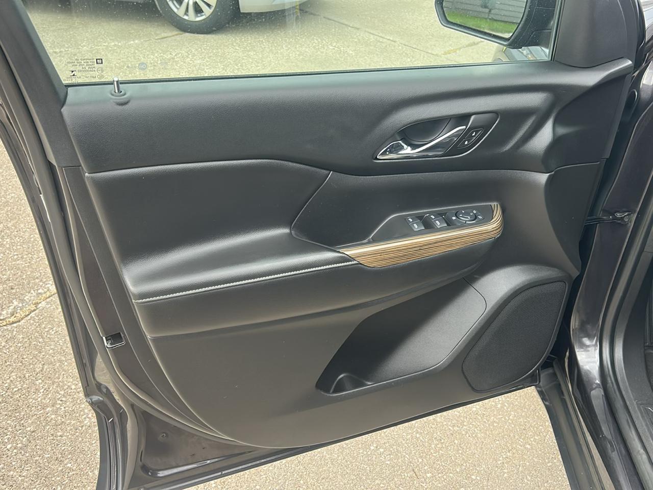 GMC Acadia FWD 4dr SLE w/SLE-1 2017
