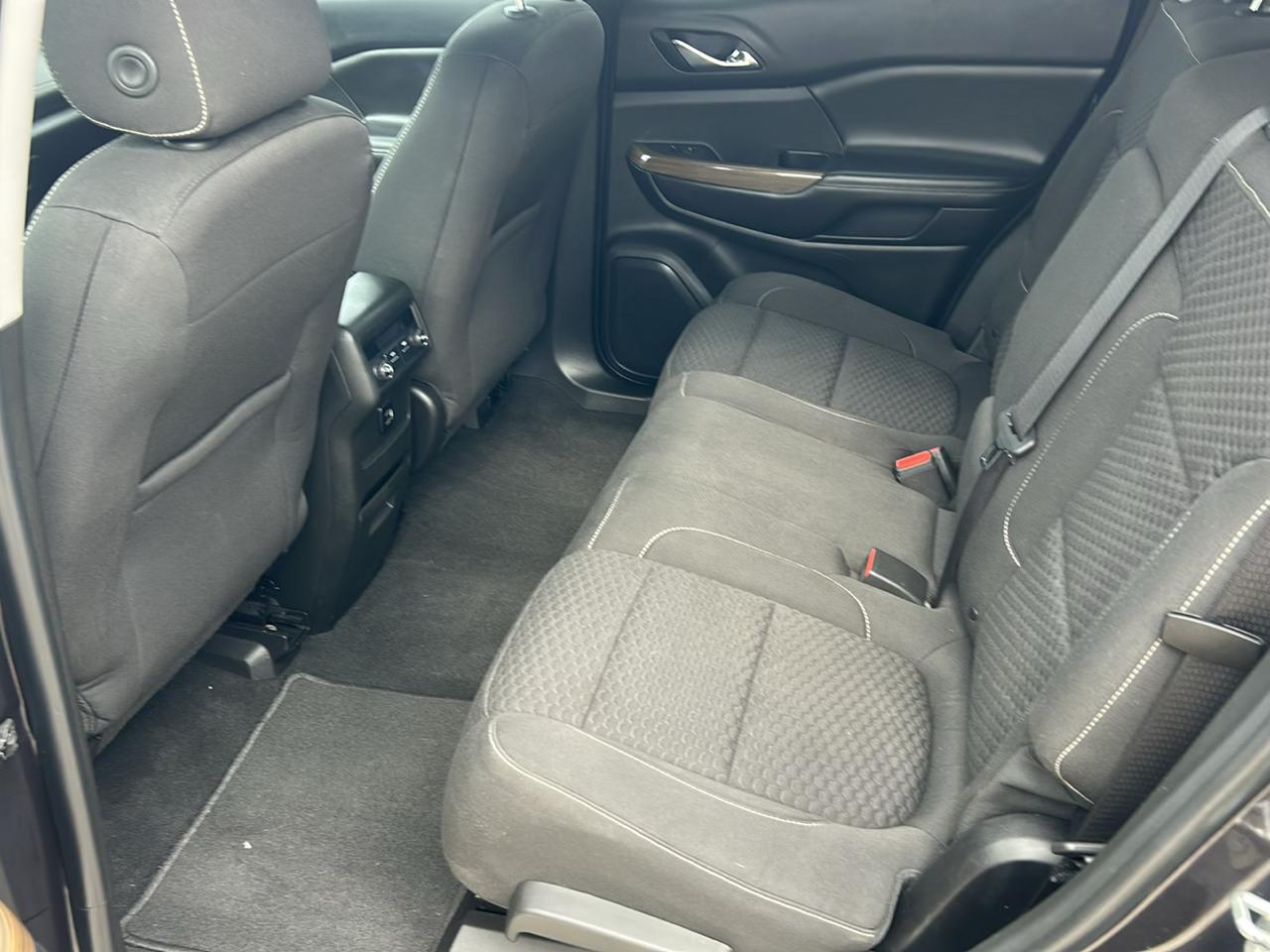 GMC Acadia FWD 4dr SLE w/SLE-1 2017
