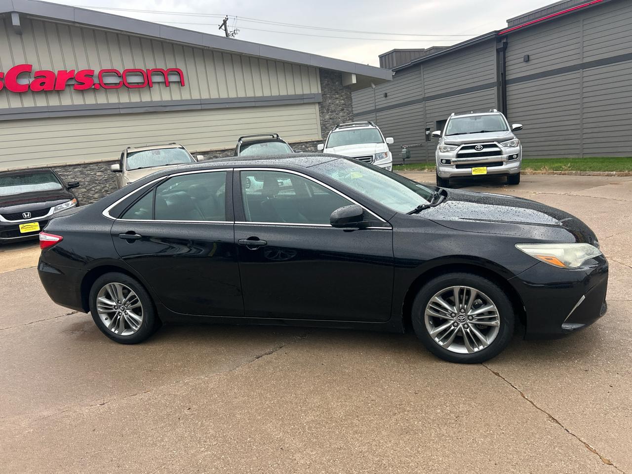 Toyota Camry 4dr Sdn I4 Auto XLE (Natl) 2015