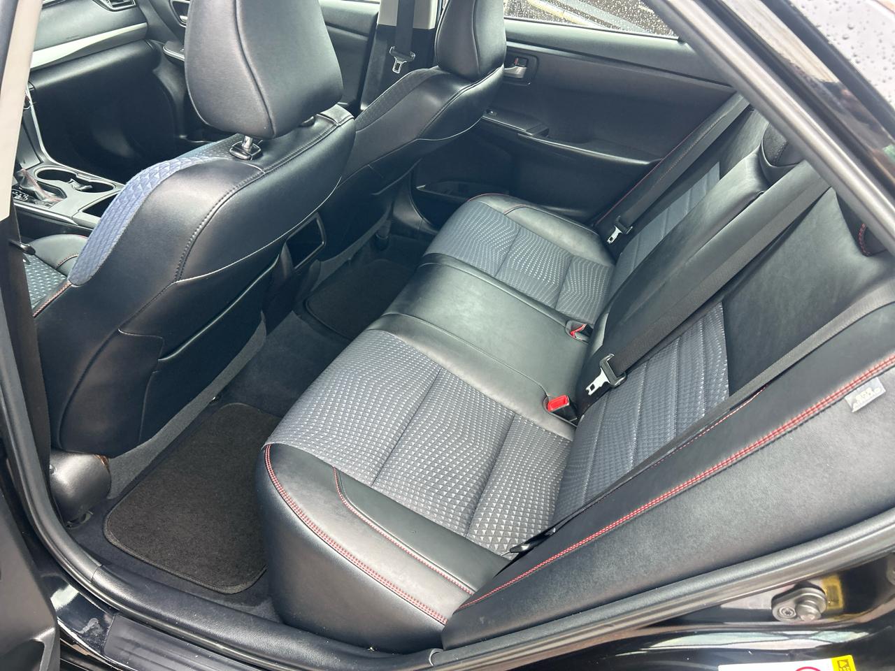 Toyota Camry 4dr Sdn I4 Auto XLE (Natl) 2015