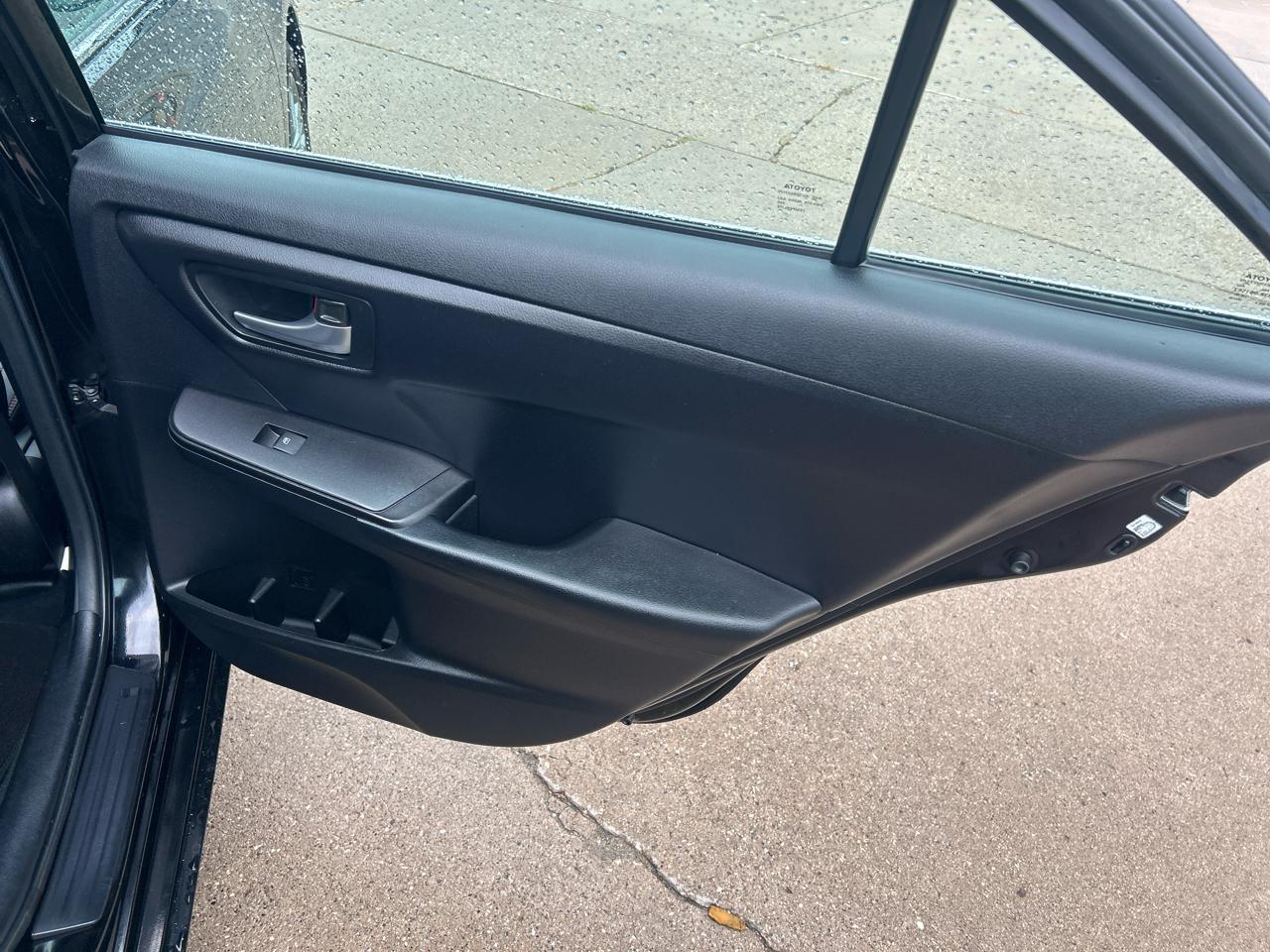 Toyota Camry 4dr Sdn I4 Auto XLE (Natl) 2015
