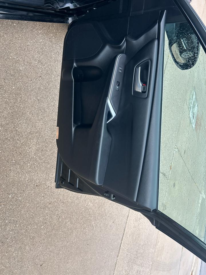 Toyota Camry 4dr Sdn I4 Auto XLE (Natl) 2015