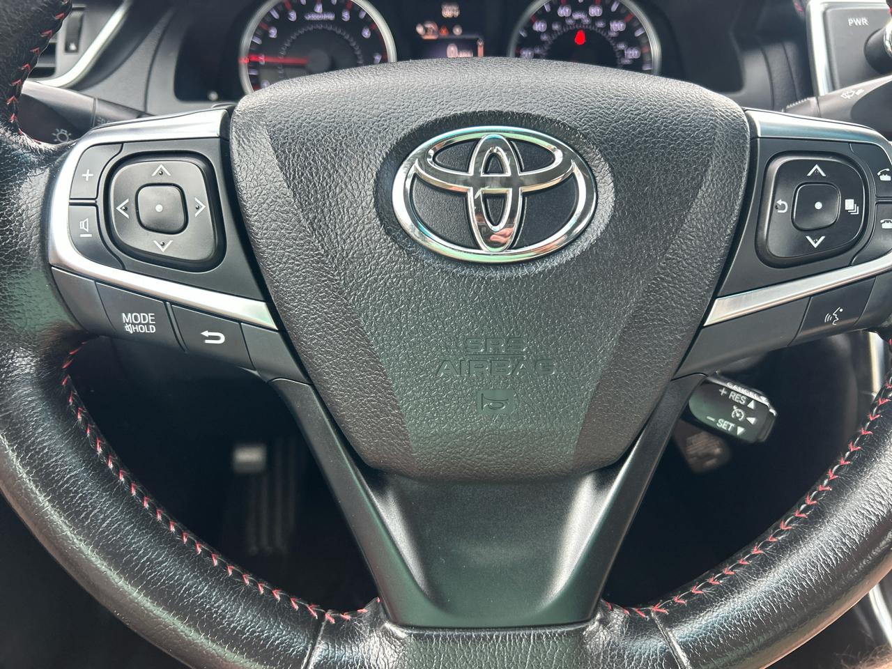Toyota Camry 4dr Sdn I4 Auto XLE (Natl) 2015
