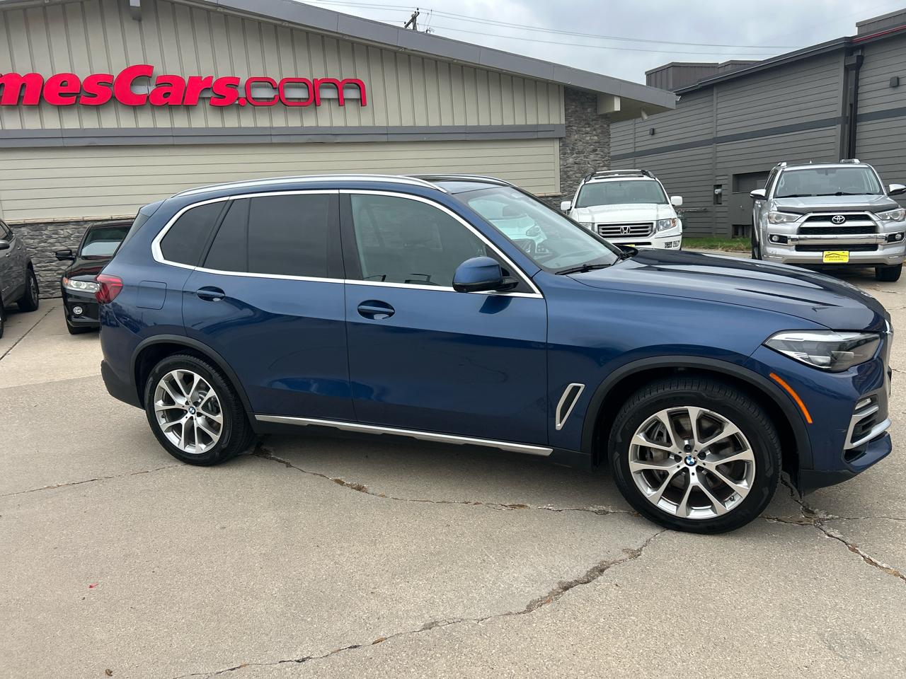 BMW X5 xDrive50i Sports Activity Vehicle 2020