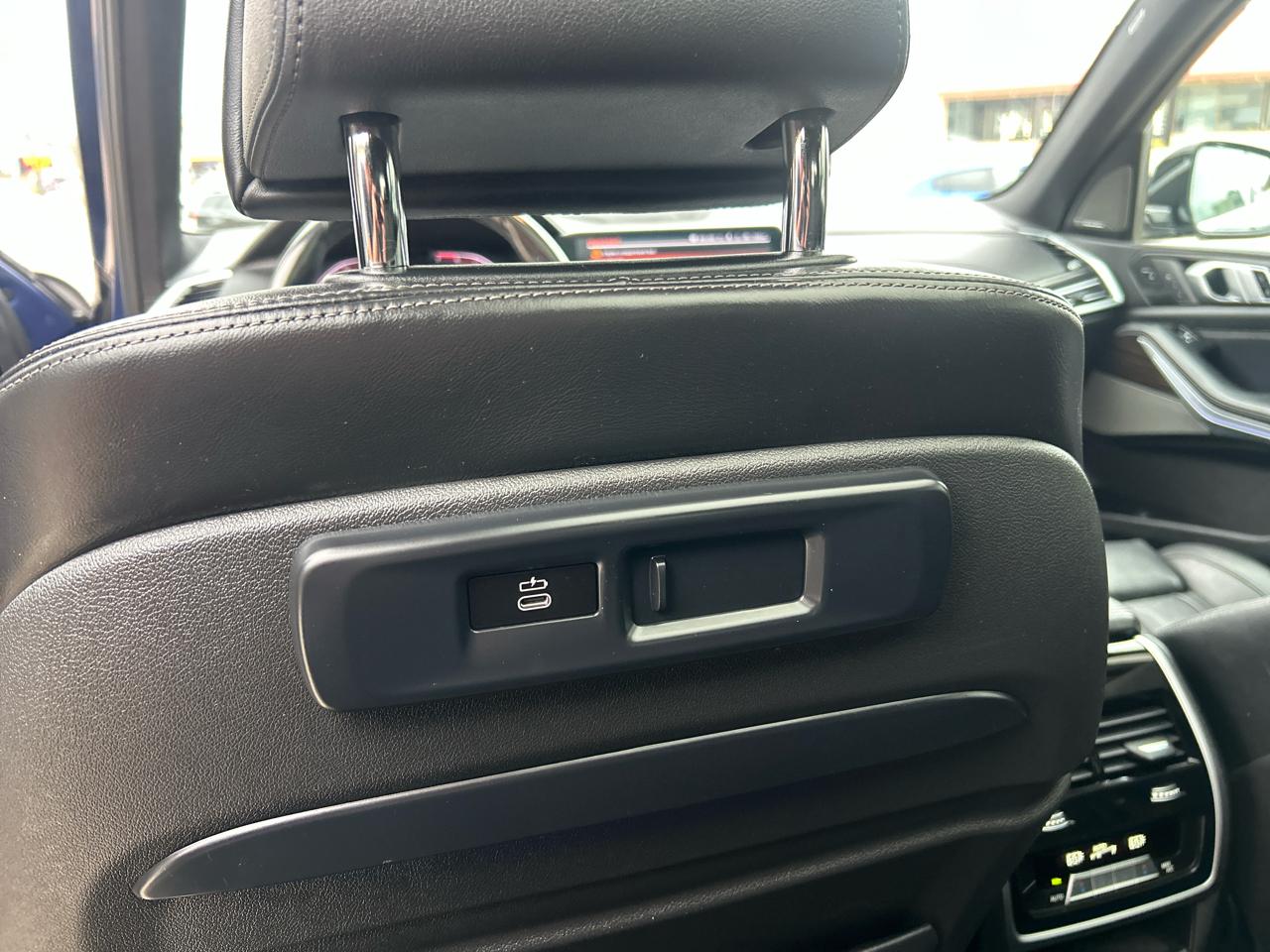 BMW X5 xDrive50i Sports Activity Vehicle 2020