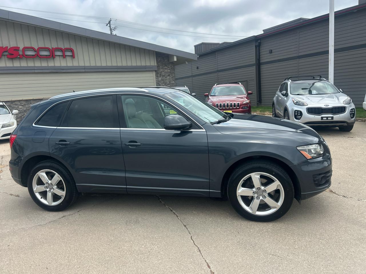 Audi Q5 quattro 4dr Premium Plus 2010