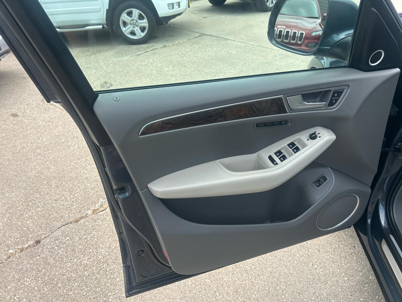 Audi Q5 quattro 4dr Premium Plus 2010
