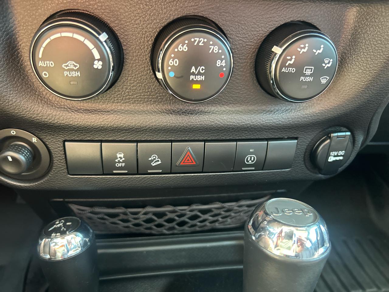 Jeep Wrangler Unlimited 4WD 4dr Rubicon 2014
