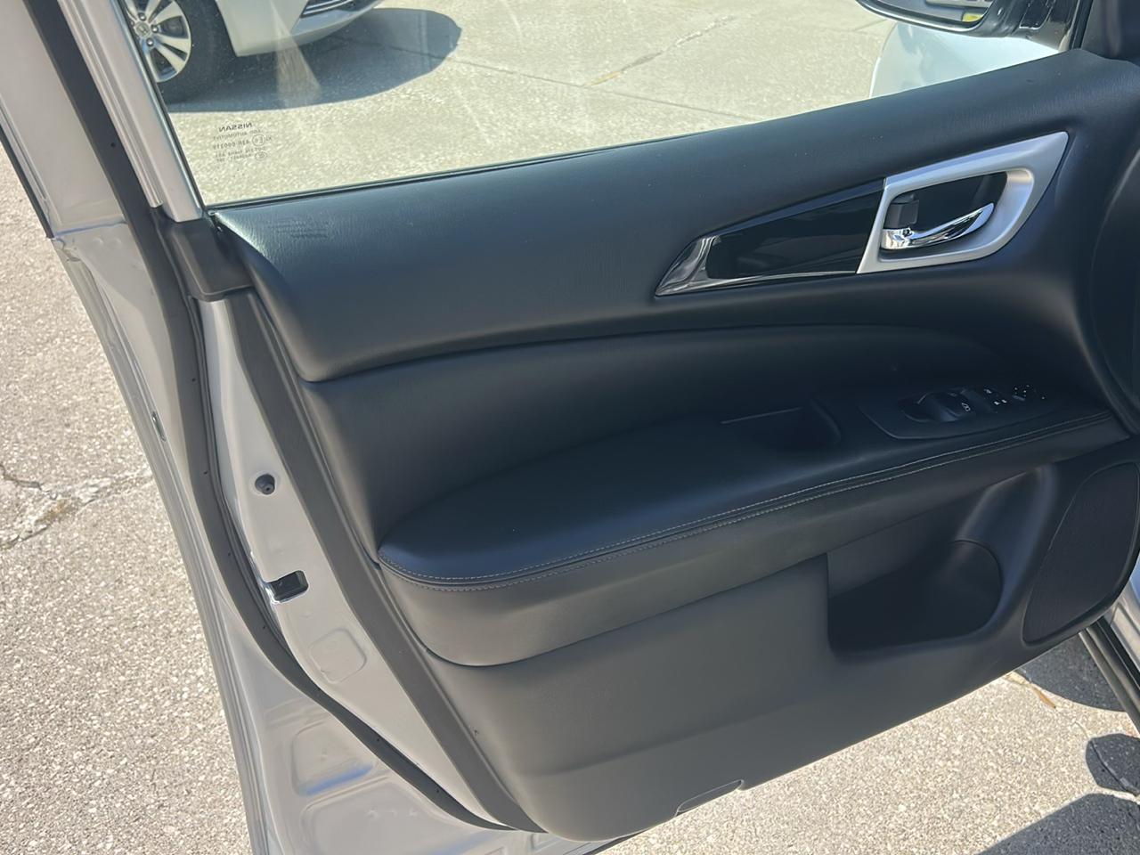 Nissan Pathfinder 4x4 SV 2018