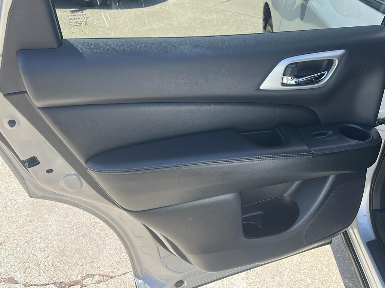 Nissan Pathfinder 4x4 SV 2018