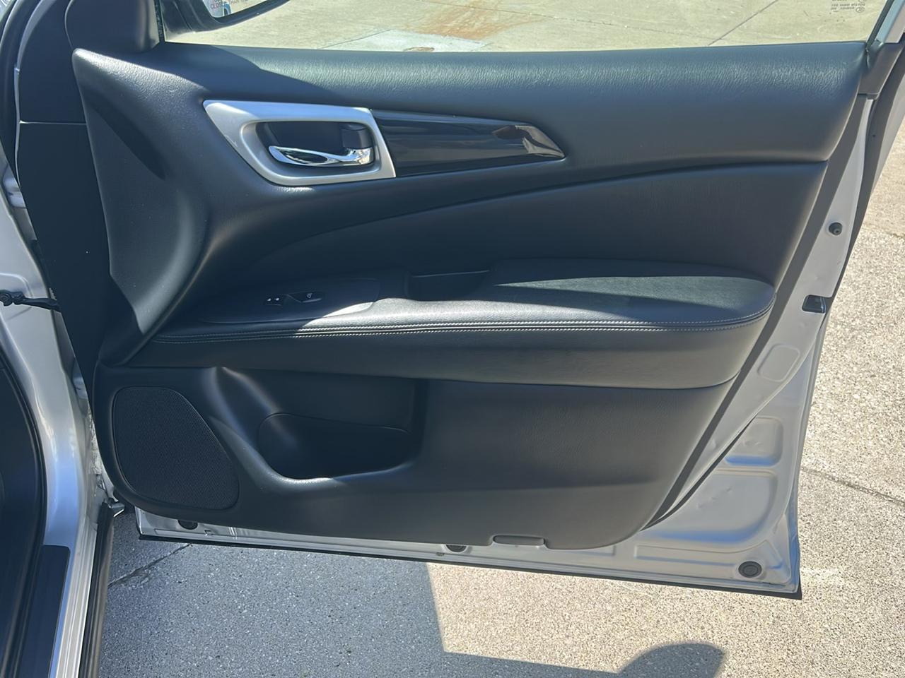 Nissan Pathfinder 4x4 SV 2018