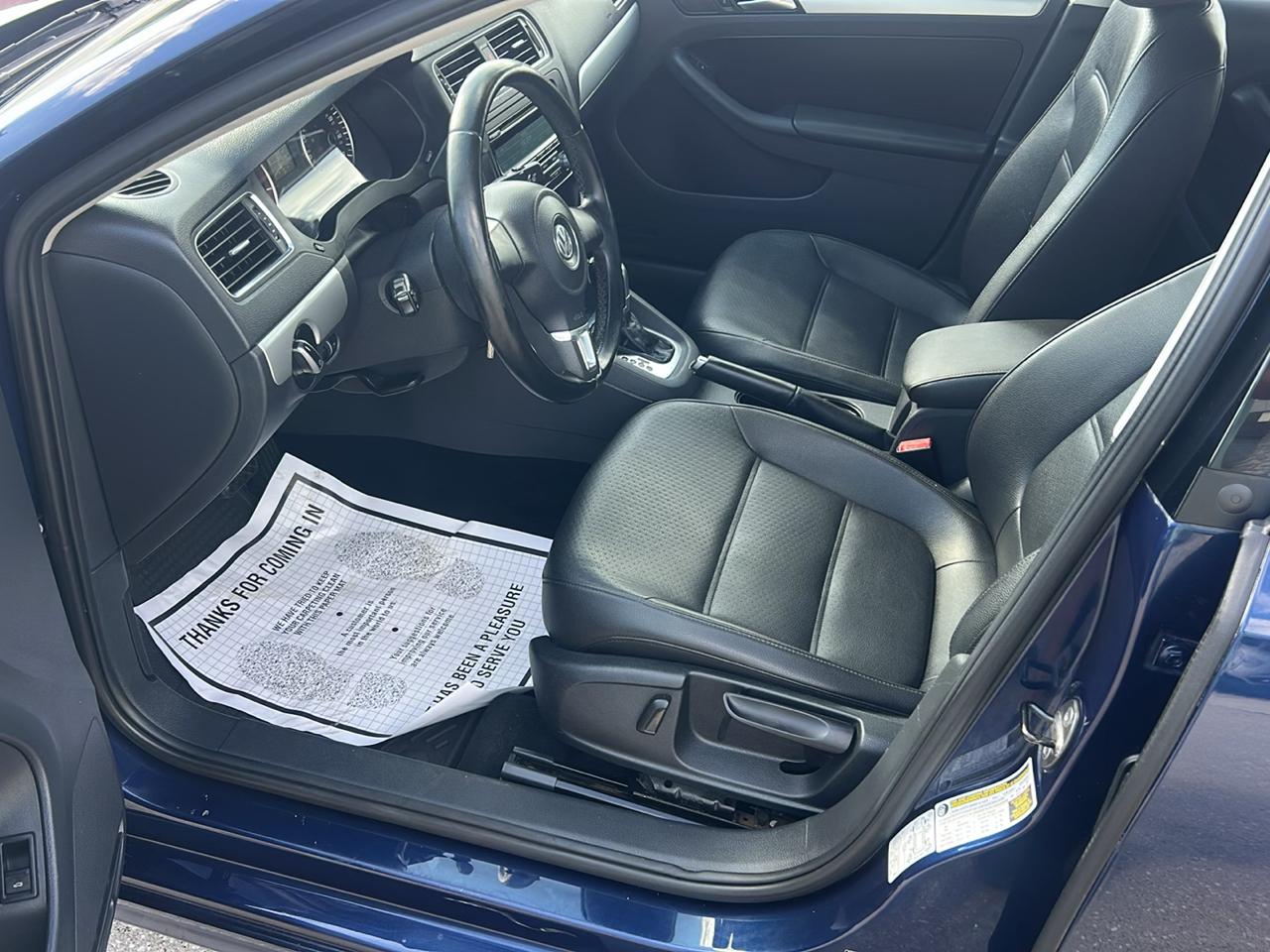 Volkswagen Jetta Sedan 4dr Auto SE PZEV 2013