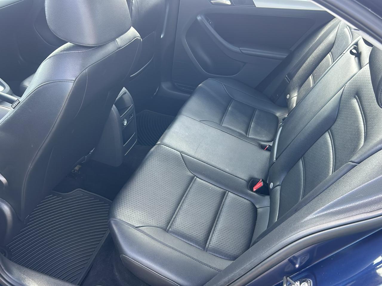 Volkswagen Jetta Sedan 4dr Auto SE PZEV 2013