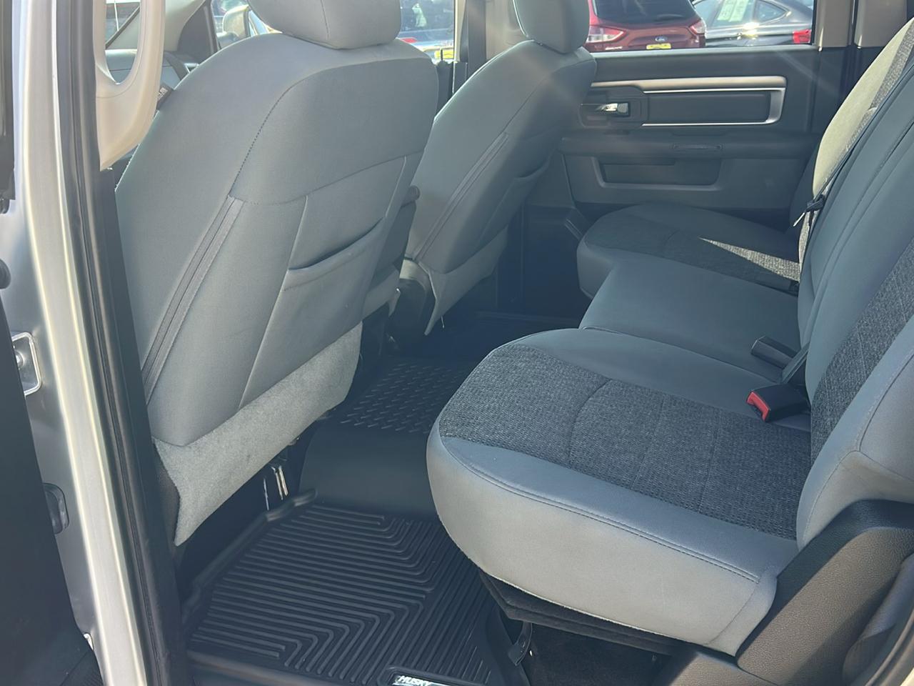 RAM 1500 4WD Crew Cab 140.5" Big Horn 2016