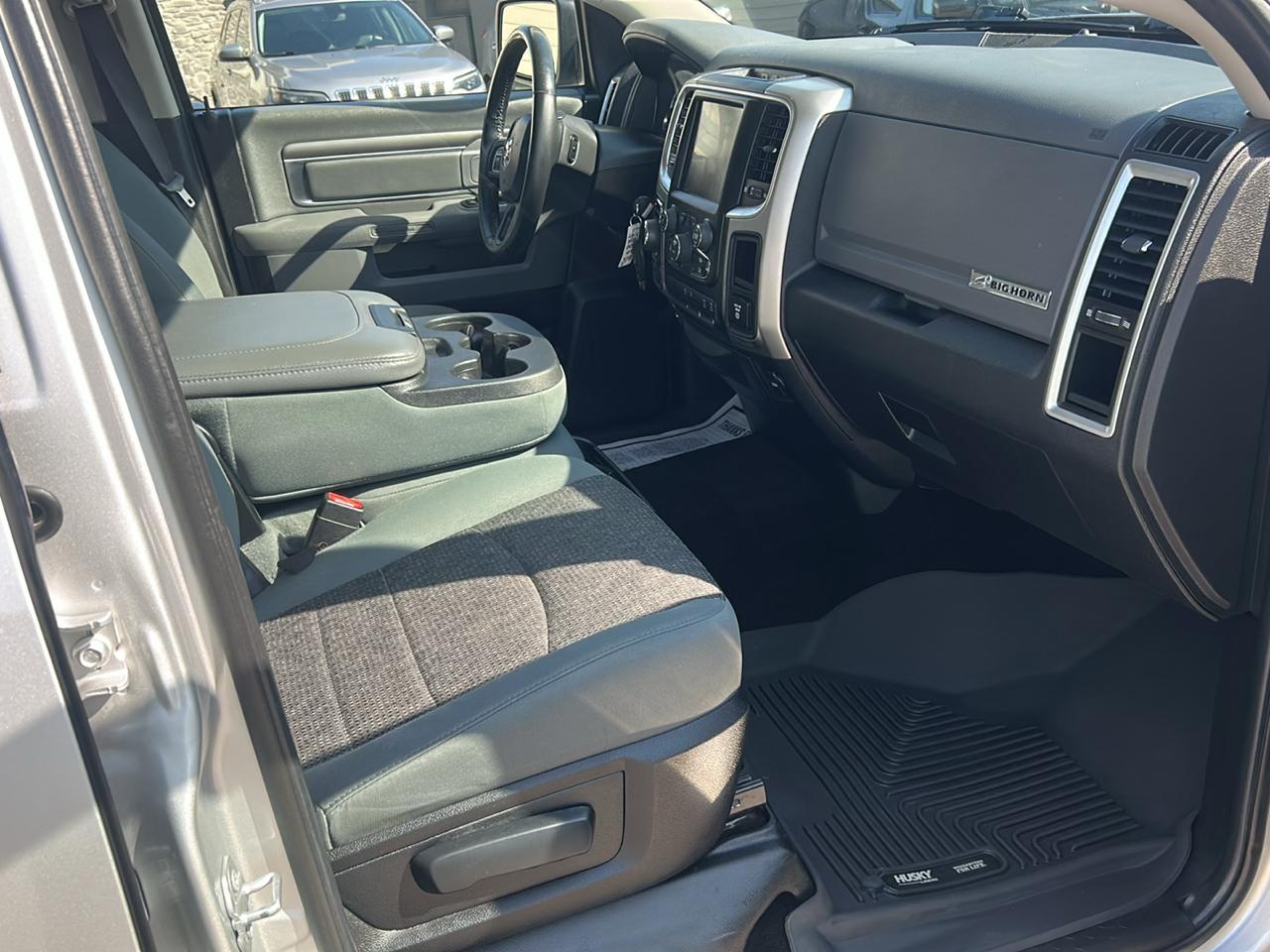 RAM 1500 4WD Crew Cab 140.5" Big Horn 2016