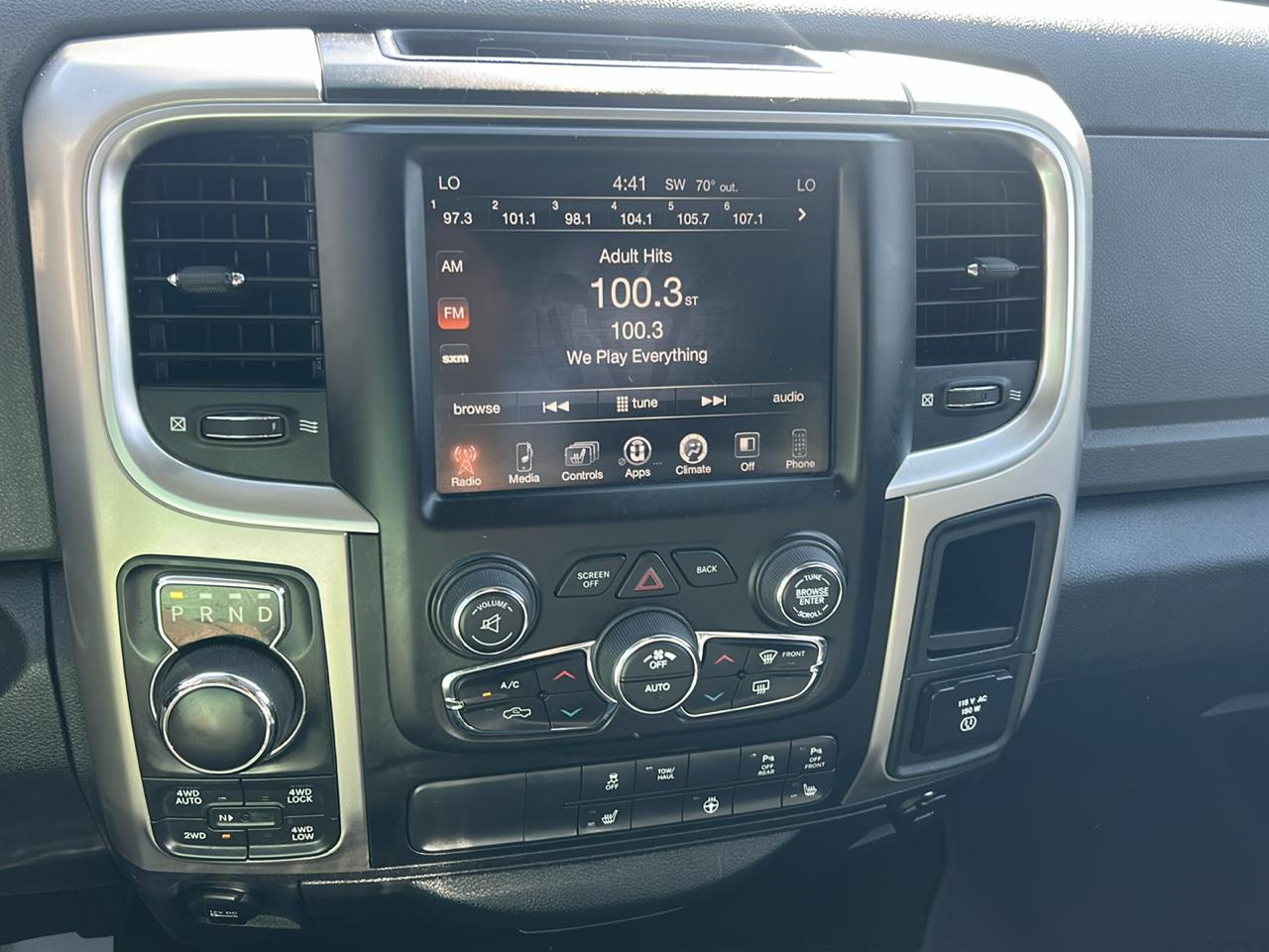 RAM 1500 4WD Crew Cab 140.5" Big Horn 2016