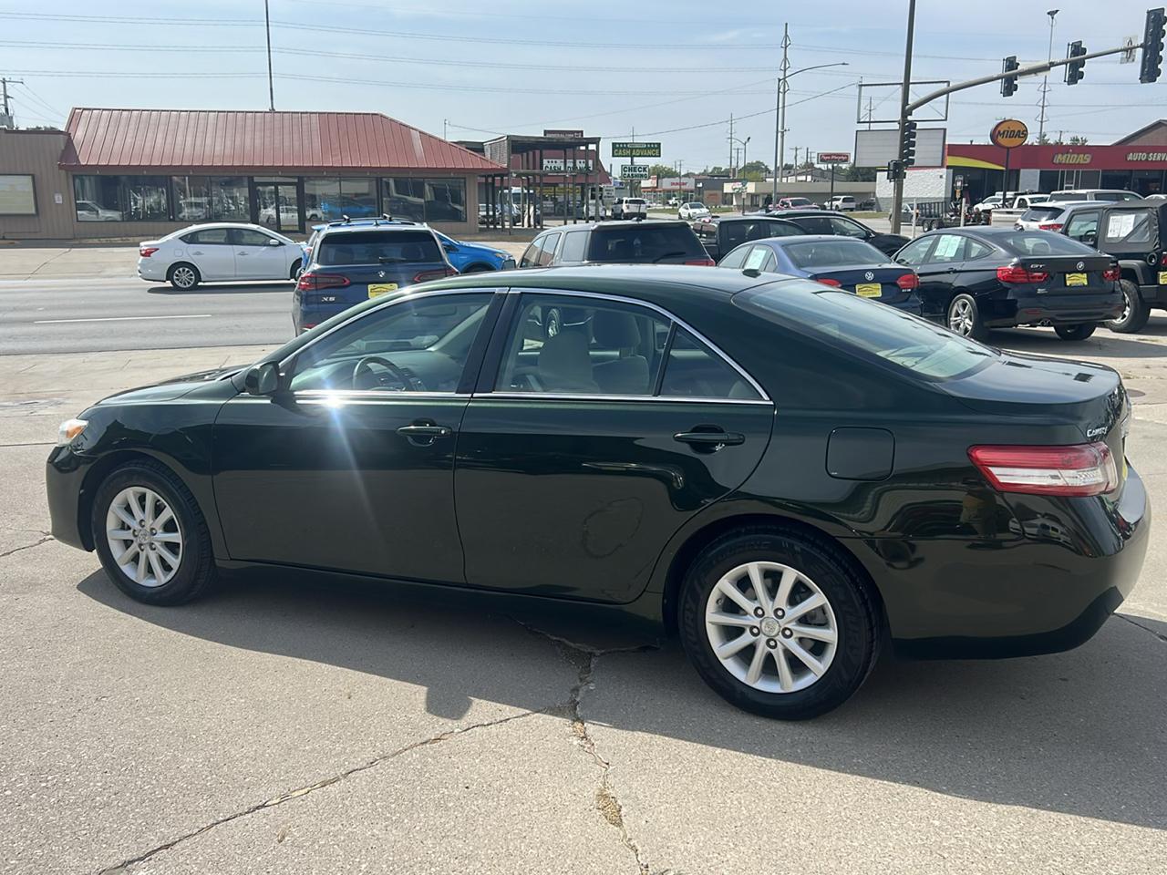 Toyota Camry 4dr Sdn I4 Man LE (Natl) 2011