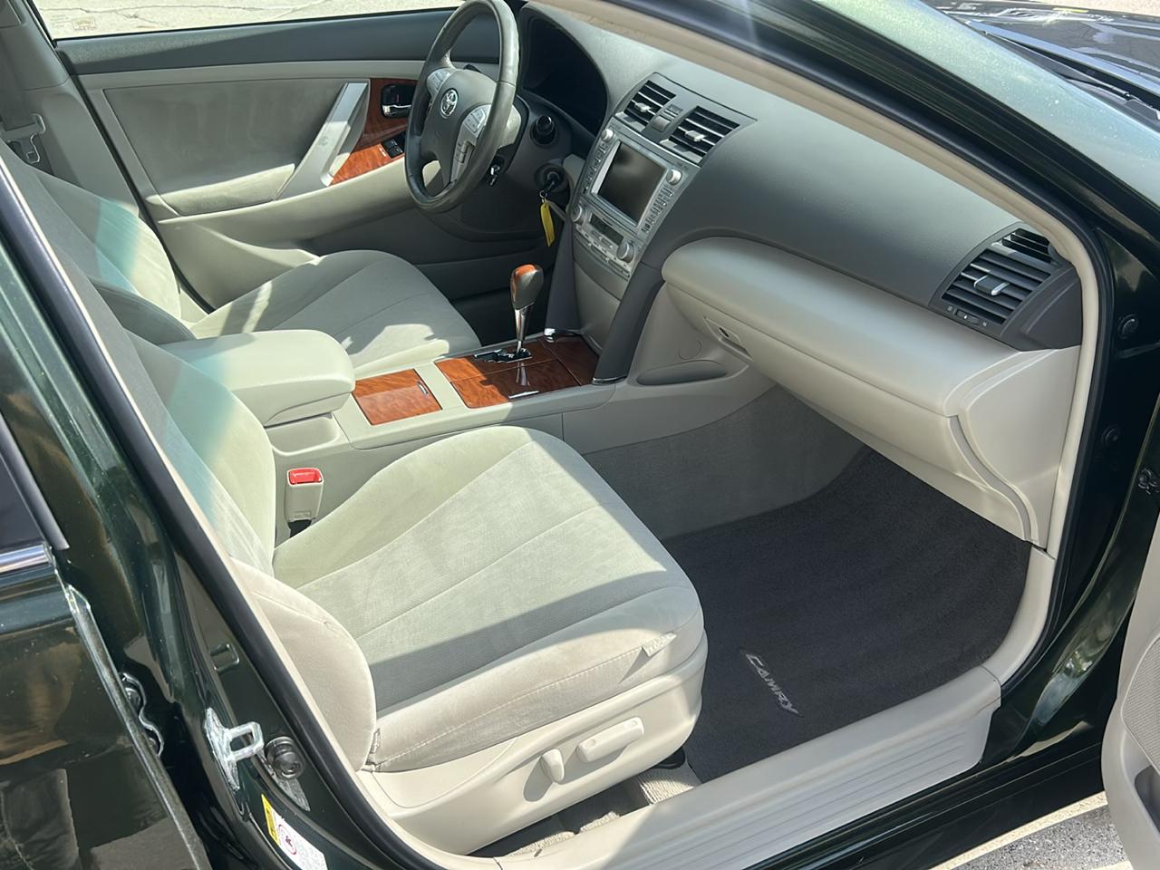 Toyota Camry 4dr Sdn I4 Man LE (Natl) 2011