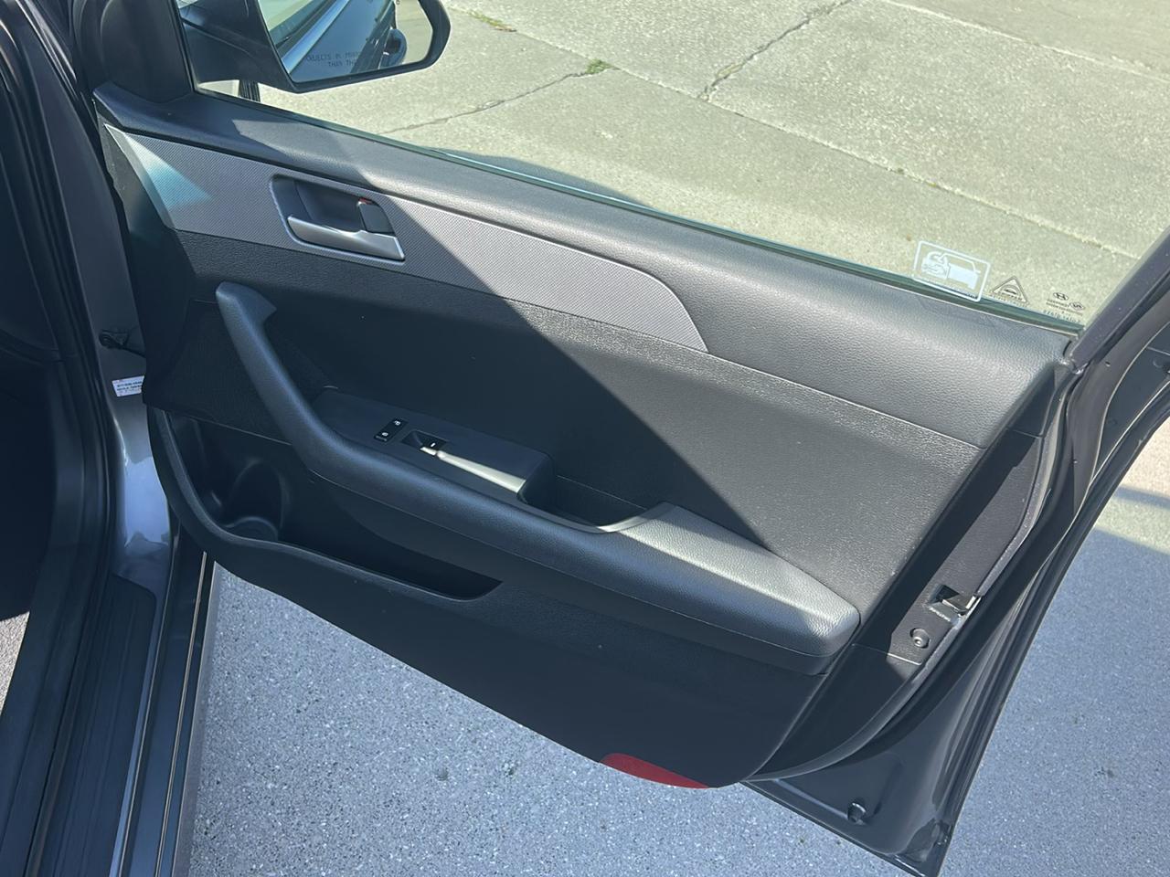 Hyundai Sonata SE 2.4L 2018