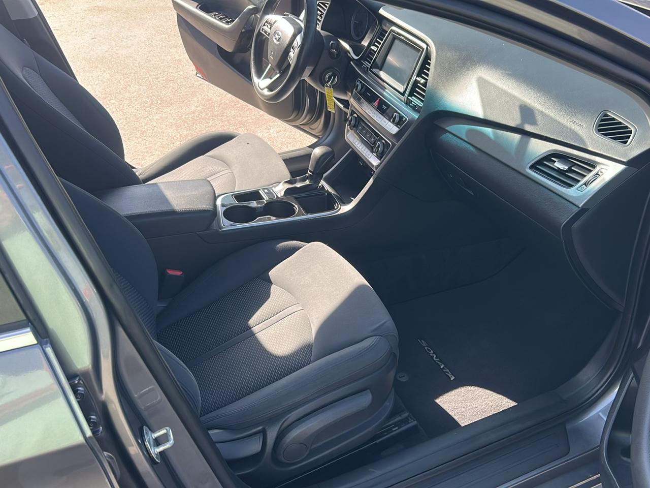 Hyundai Sonata SE 2.4L 2018