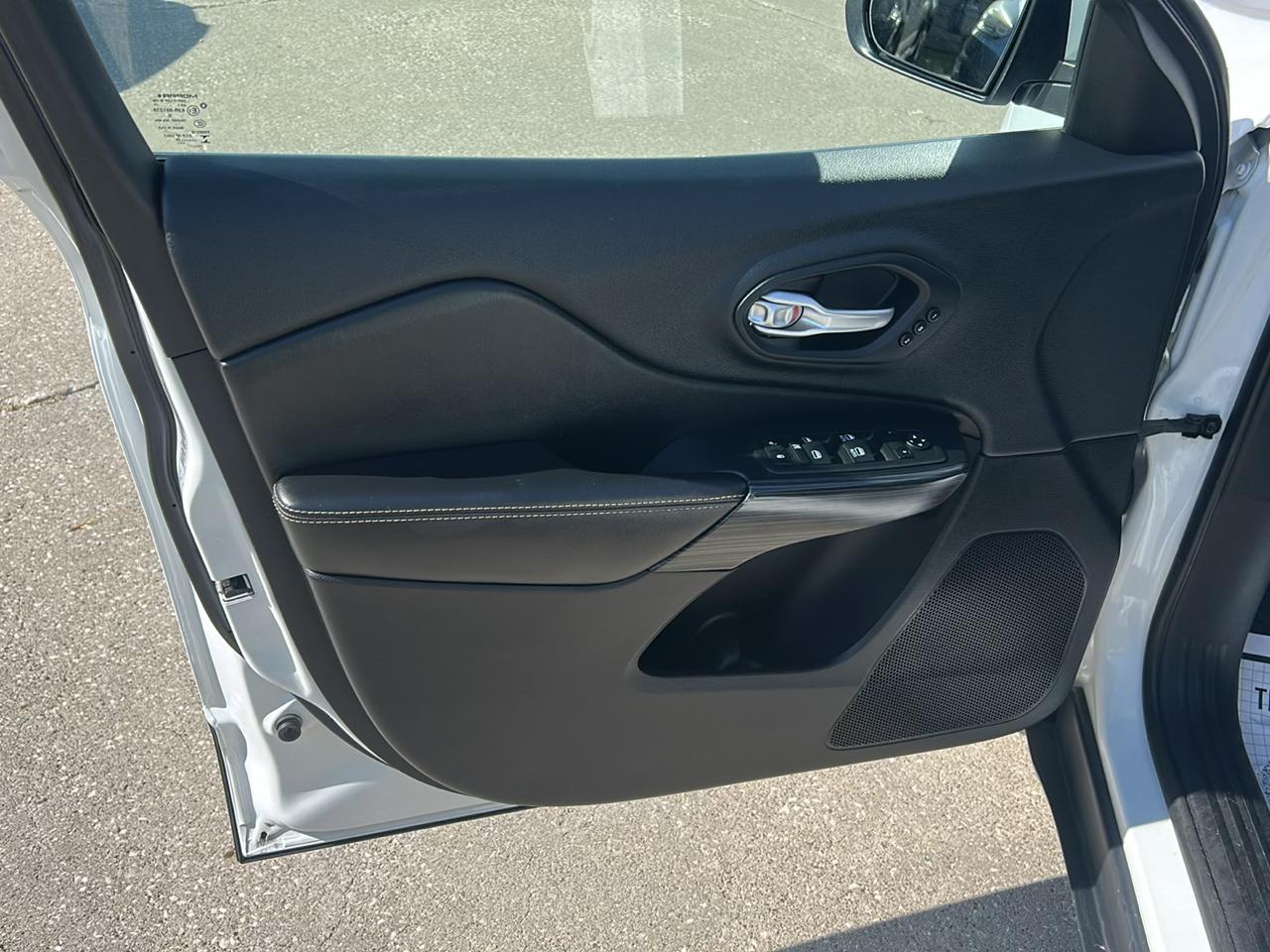 Jeep Cherokee 4WD 4dr Limited 2015