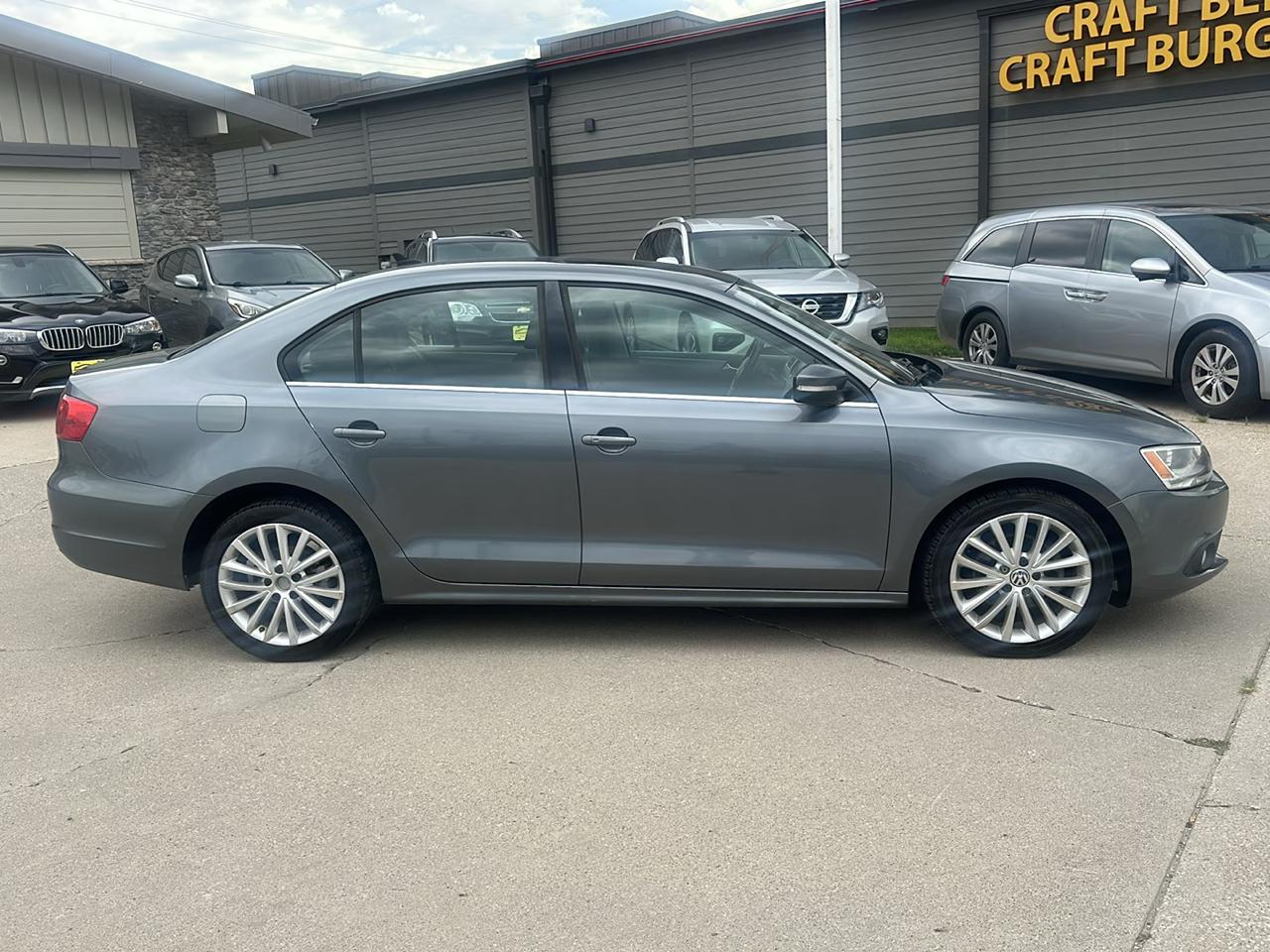 Volkswagen Jetta Sedan 4dr DSG TDI 2013