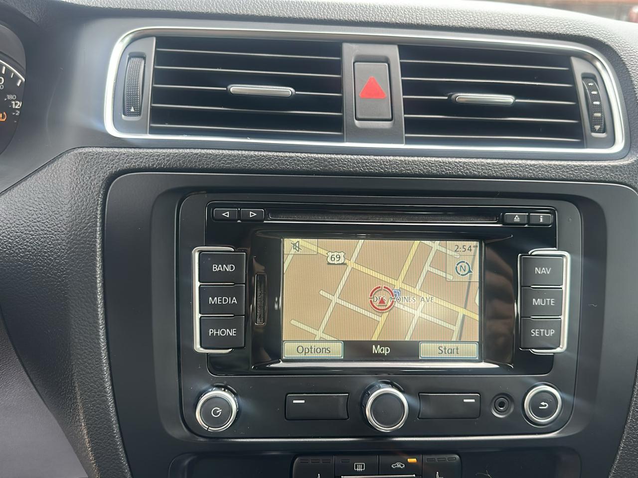 Volkswagen Jetta Sedan 4dr DSG TDI 2013