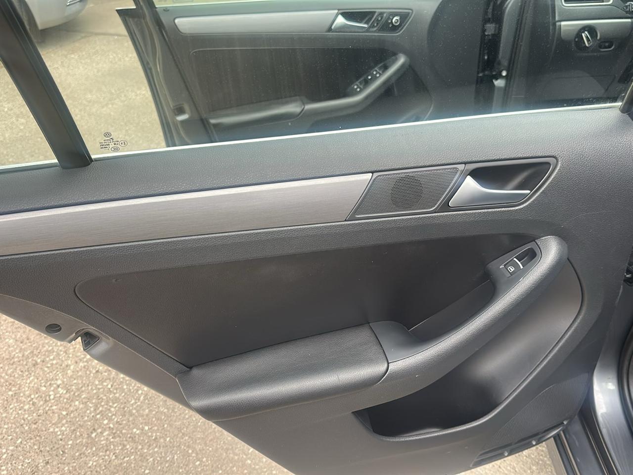 Volkswagen Jetta Sedan 4dr DSG TDI 2013