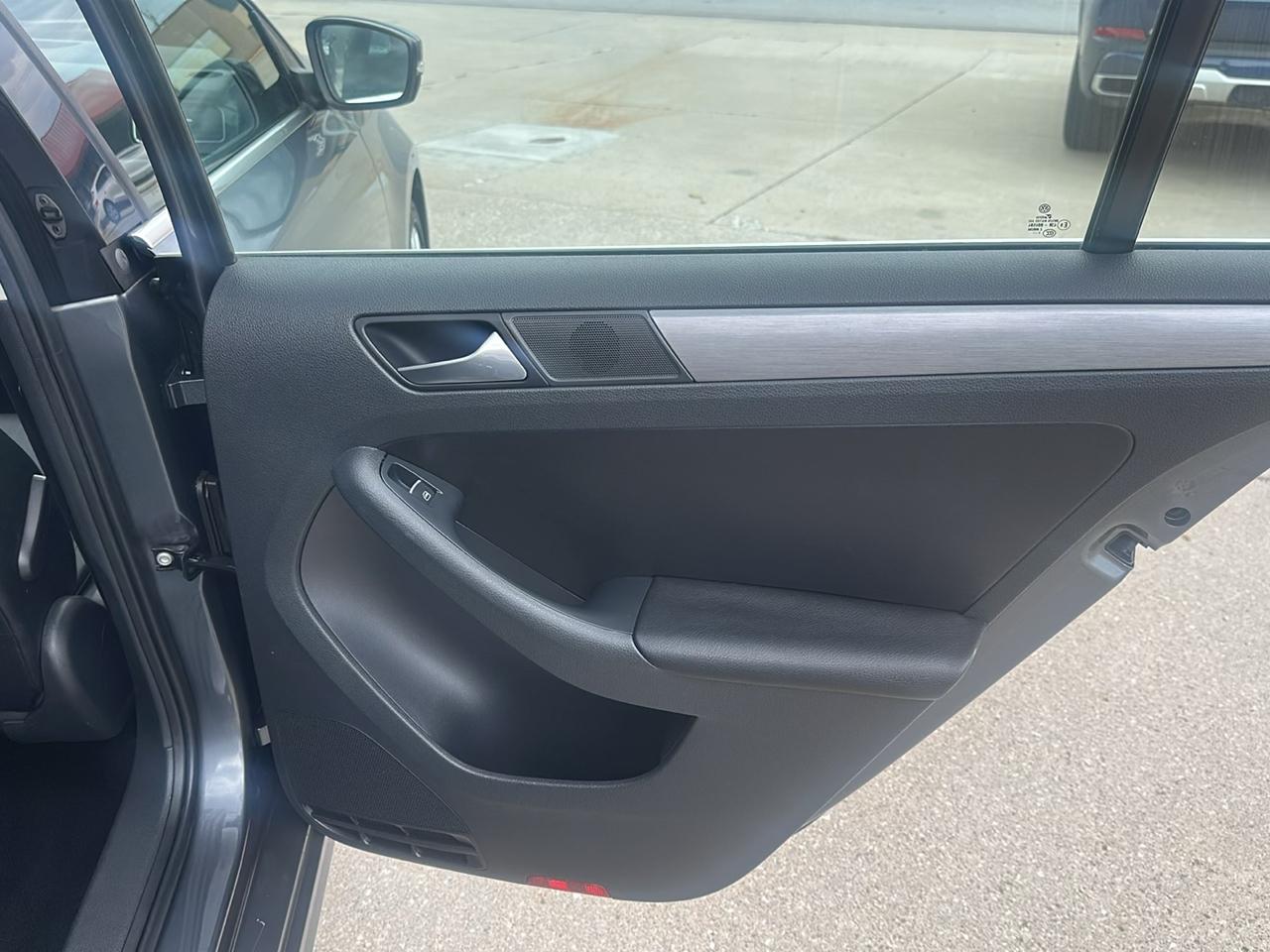 Volkswagen Jetta Sedan 4dr DSG TDI 2013