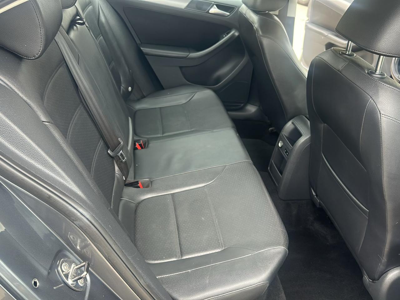 Volkswagen Jetta Sedan 4dr DSG TDI 2013