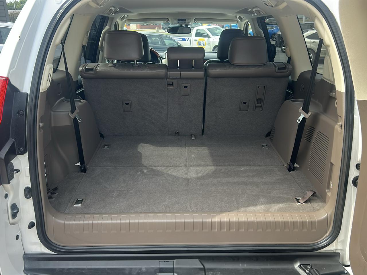 Lexus GX 460 4WD 4dr Premium 2012