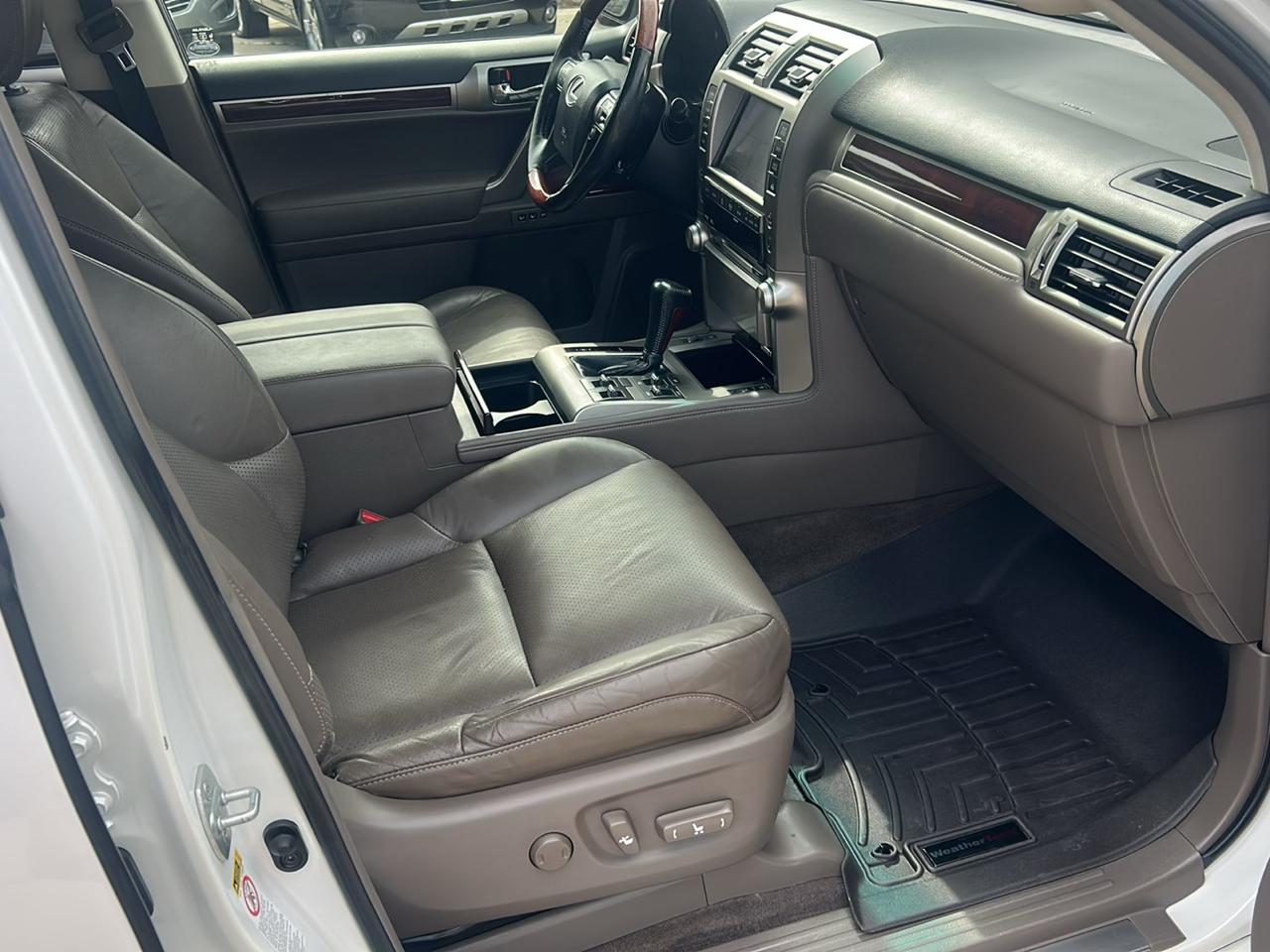 Lexus GX 460 4WD 4dr Premium 2012