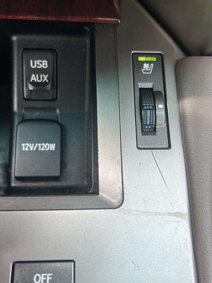 Lexus GX 460 4WD 4dr Premium 2012