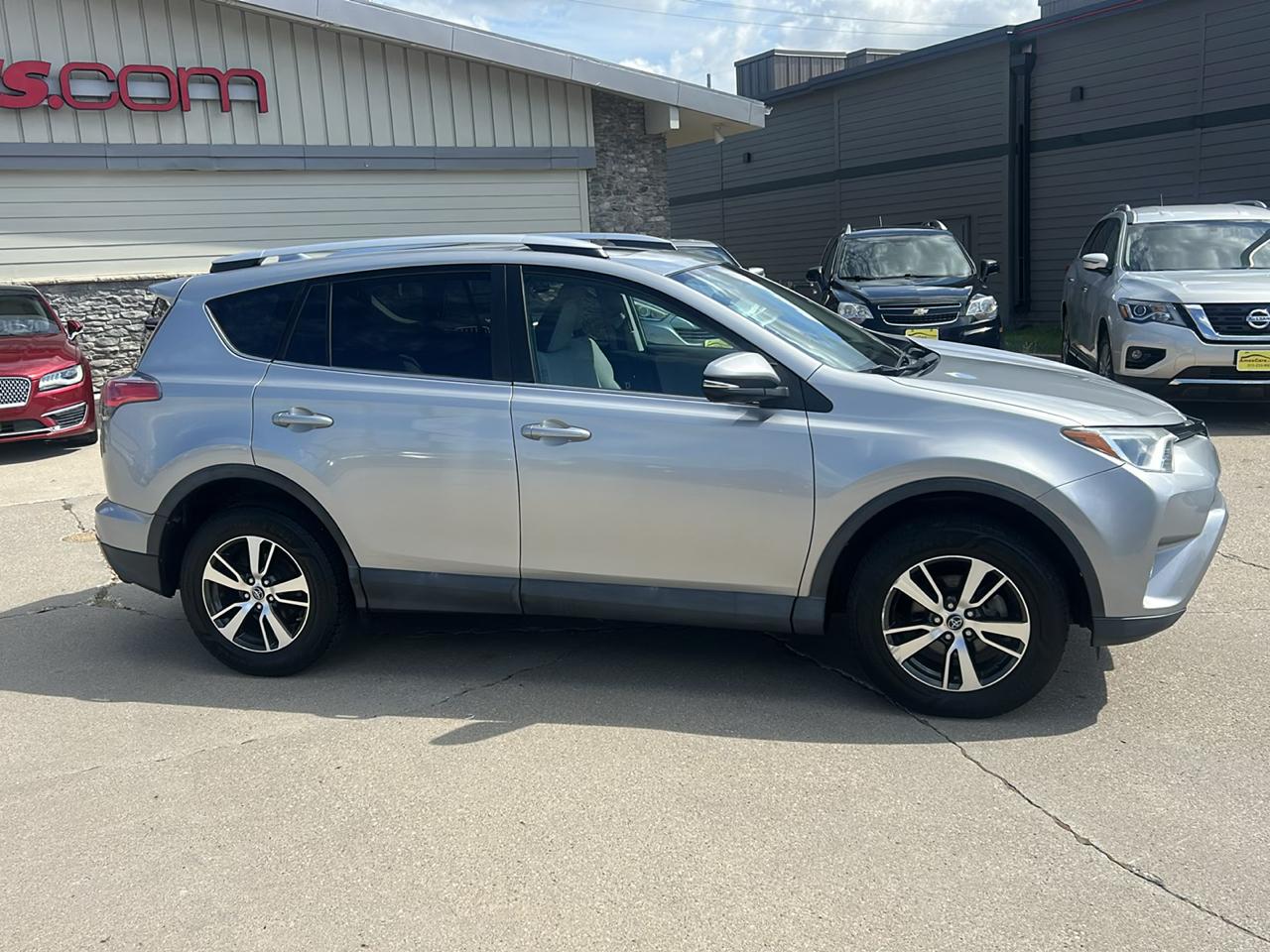 Toyota RAV4 AWD 4dr XLE (Natl) 2016