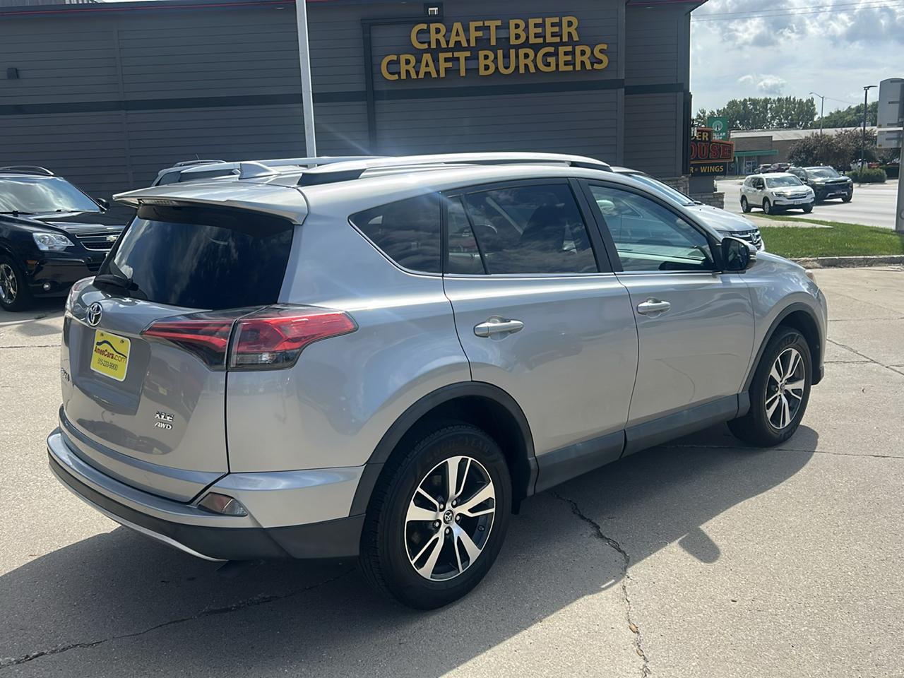 Toyota RAV4 AWD 4dr XLE (Natl) 2016